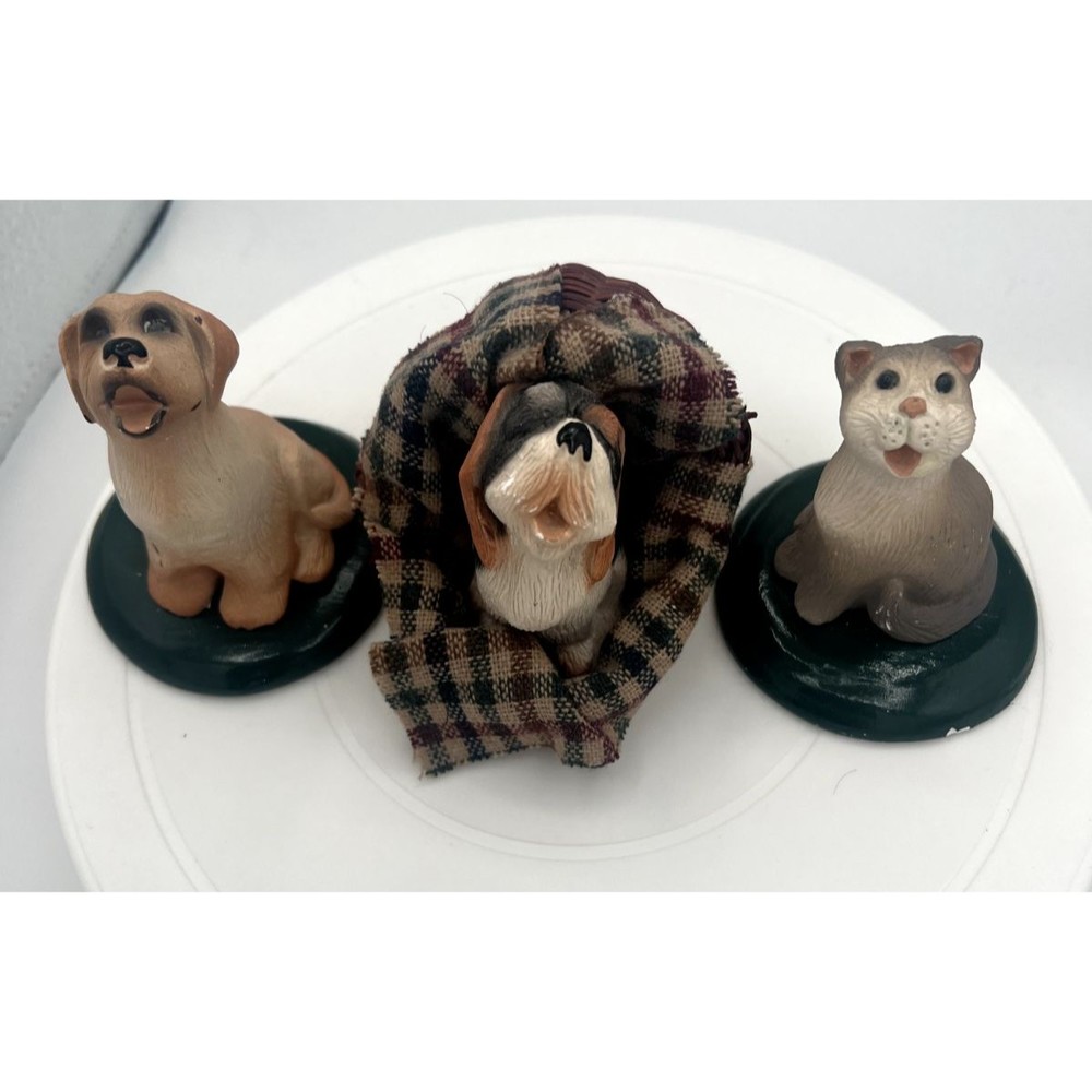 Vintage Byers Choice Carolers Set of Three Christmas Pets 2 dogs 1 cat Basket 4"